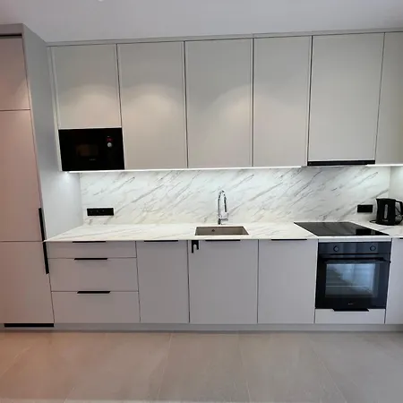 Апартаменты By The Sea *